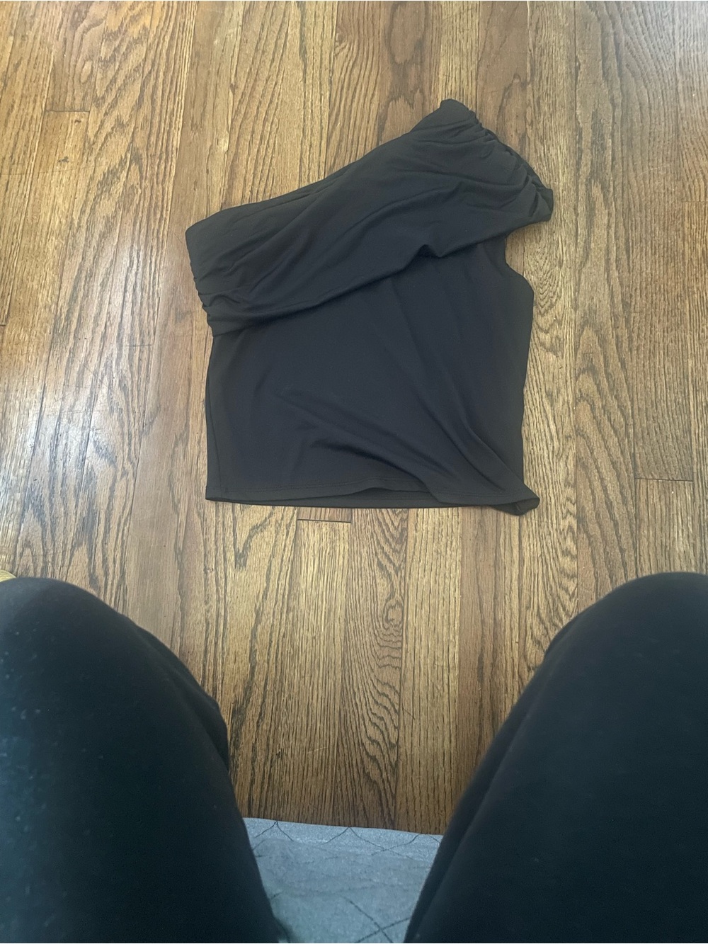 H&M Black One-Shoulder Crop Top